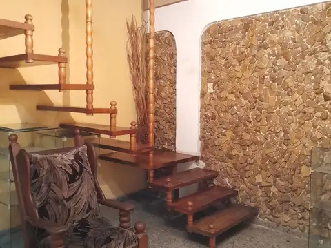 Casa 5 ambientes con 1 baño