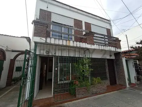 Venta PH 2 ambientes con Patio en Ramos Mejía, La Matanza
