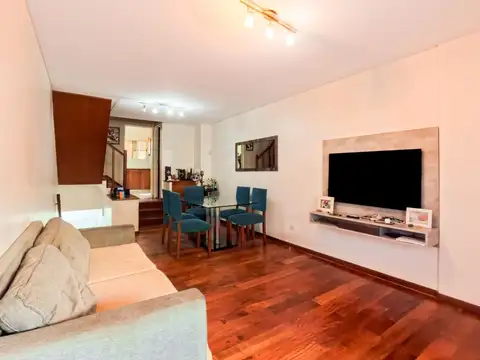 Depto Tipo Casa en Venta de 4 ambientes