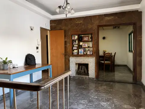 Leguizamón bis 900, Piso 1