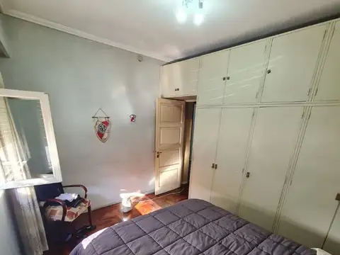 CASITA AL FRENTE 2 AMBIENTES PATIO Y TERRAZA PARA EDIFICAR