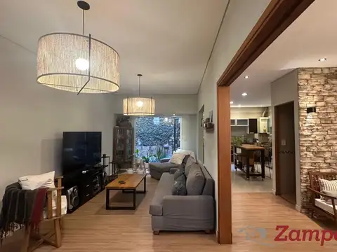 Venta Casa 2 plantas. 3 dormitorios (2 en suite) Quincho y terraza. Munro Este. Vte. López