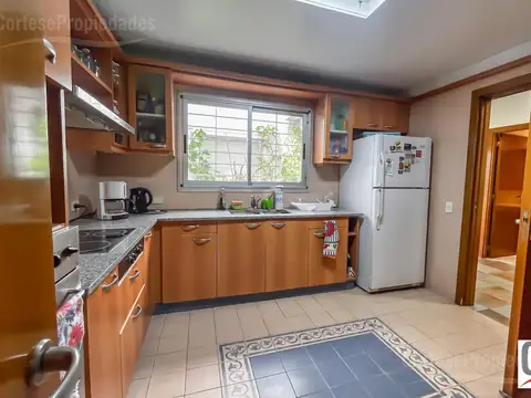 Casa 4 ambientes con 5 baños