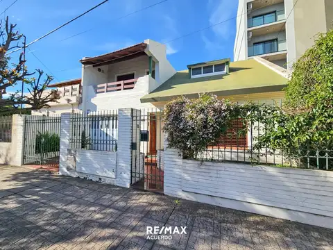 CASA TRES DORMITORIOS EN VENTA APTA CREDITO