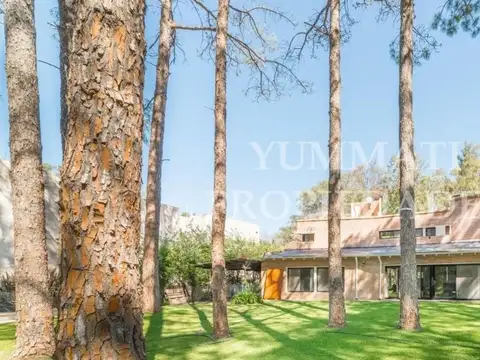 VENTA CASA 4 DORMITORIOS PUERTO PARAISO