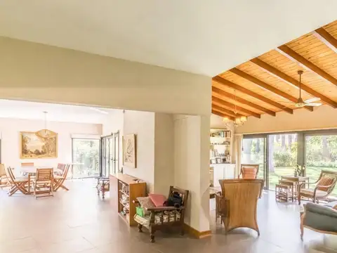 Casa en Venta con 1 cochera