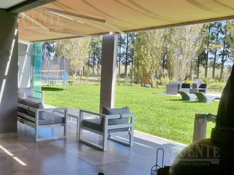 Venta con Renta en La Magdalena Canning - 3 dorm  escrit.    depend.