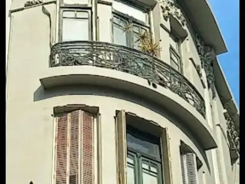 Avenida Santa Fe 2210