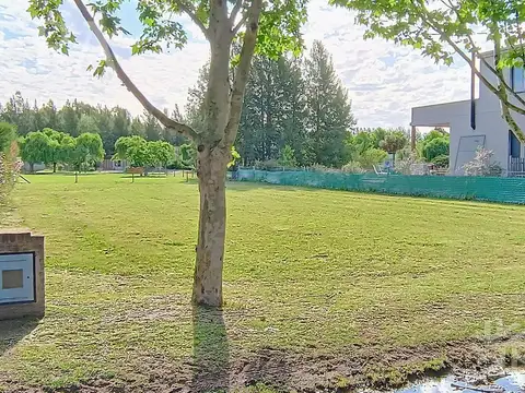 Terreno en Venta 52  mts Fondo