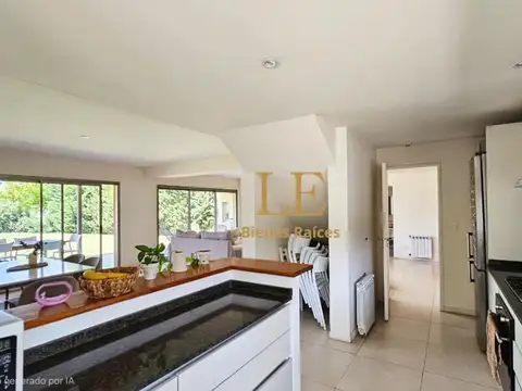 Casa en Venta en El Cantón, USD 315.000