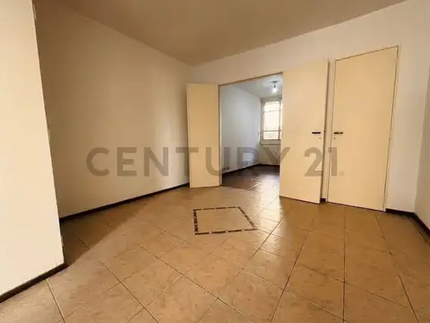 Colon 1200, Piso 3