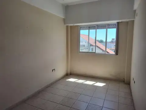 Departamento en  alquiler 3 ambientes con cochera