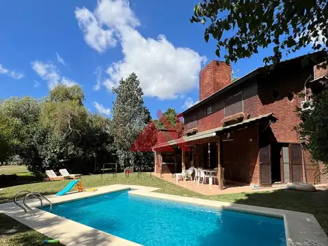 Casa Chalet  en Venta en Larena Country Club, Pilar, G.B.A. Zona Norte