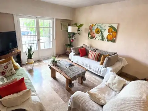 Depto Tipo Casa 4 ambientes con 2 baños