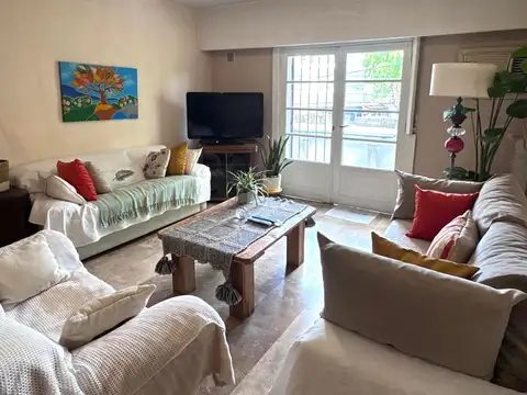 Depto Tipo Casa en Venta 42 años