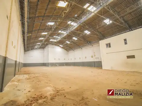 Venta Deposito con Oficinas en Lanús