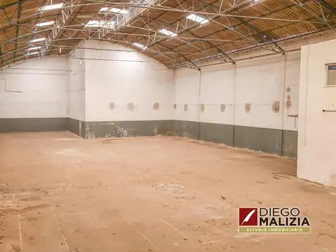 Venta Deposito con Oficinas en Lanús