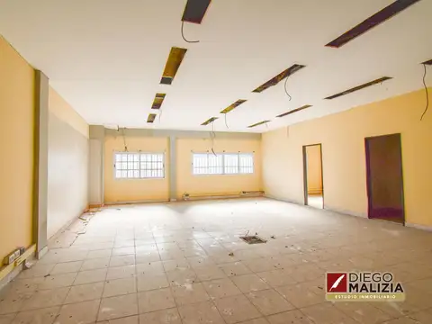 Venta Deposito con Oficinas en Lanús