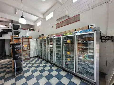 Av . Arturo Illia (Ruta 8) al 300