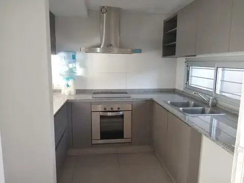 Depto Tipo Casa 3 ambientes con 2 baños