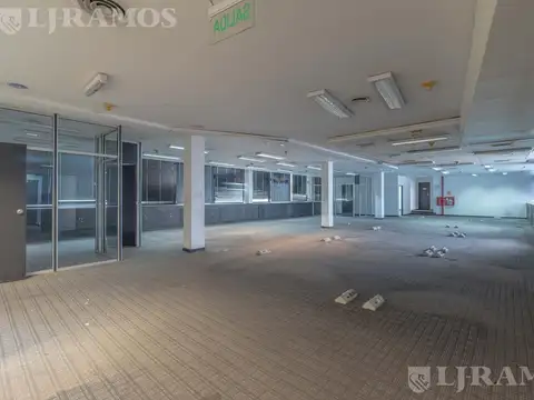 Oficina Monoambiente con 12 baños