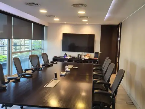 Oficina 5 ambientes con 2 baños