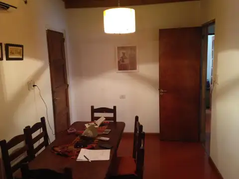 Casa 5 ambientes con 2 baños