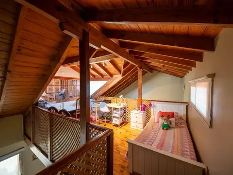 Casa 4 ambientes con 2 baños