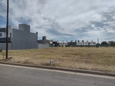 VENDO TERRENO APTO DUPLEX BARRIO NORTE 1 VILLA ALLENDE