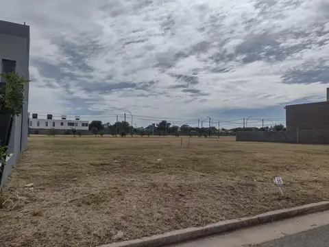 VENDO TERRENO APTO DUPLEX BARRIO NORTE 1 VILLA ALLENDE