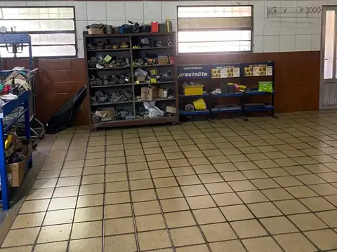 GALPON COMERCIAL + DEPARTAMENTO