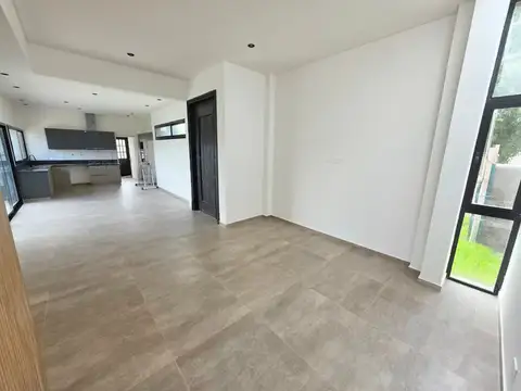 Casa en Venta en Russell, USD 260.000