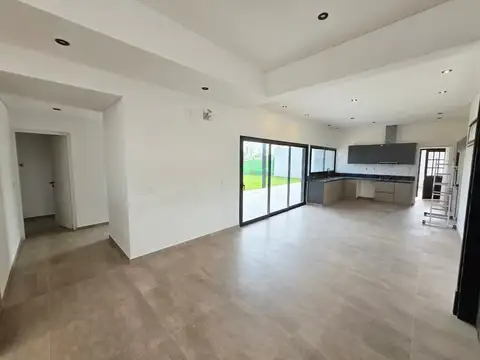 Casa 6 ambientes con 3 baños