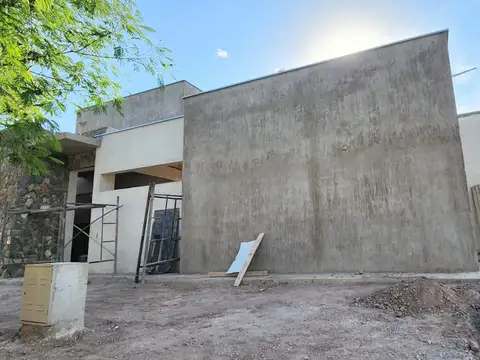 se vende casa a estrenar en el B °Alba de TANQAY