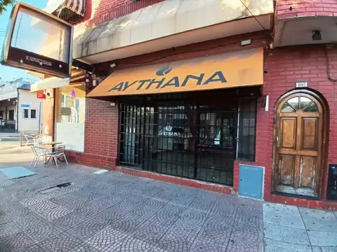 Av. Segurola al 600 casi Moron , Piso 0