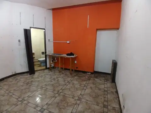 Local en Venta en FLORESTA Sobre Av. Segurola al 600 Superf. 17 m2 Proximo a Avdas. Gaona, Juan...