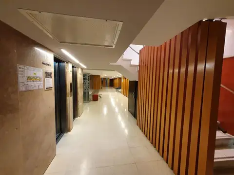 esmeralda 900, Piso 1