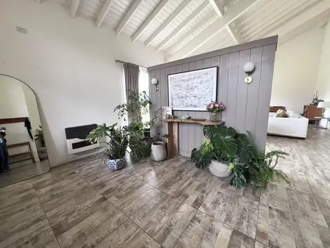 Casa en Alquiler Temporal con 3 cocheras