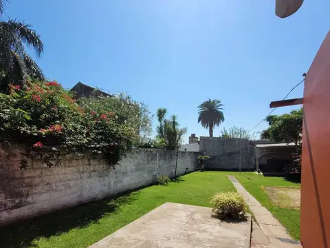 Venta Casa Lanús 3 ambientes Jardín  Parrilla Qcho