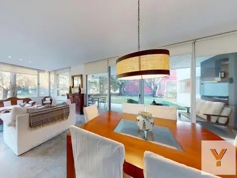 Casa 6 ambientes con 3 baños