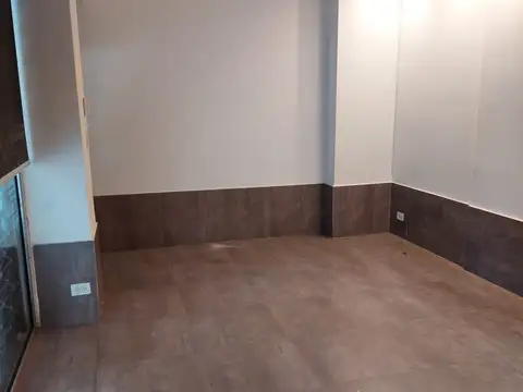 Local en Alquiler Via Púb.