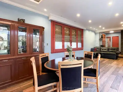 Casa 4 dormitorios Venta - Acassuso