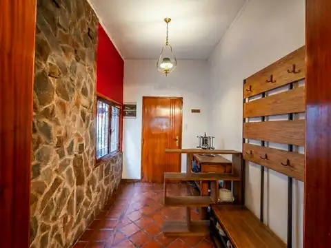 Casa 3 ambientes con 2 baños