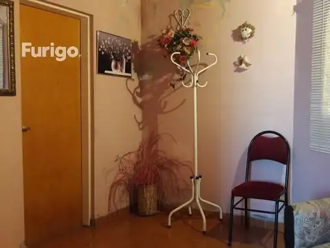 Casa 6 ambientes con 2 baños