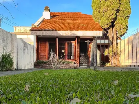 Casa 3 dormitorios pileta cochera doble jardin