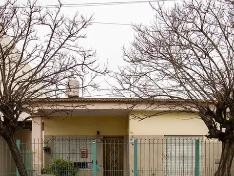 PH AL FRENTE DE TRES AMB CON PATIO