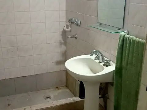 PH AL FRENTE DE TRES AMB CON PATIO