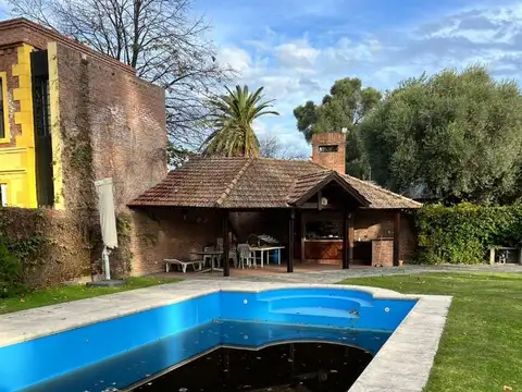 Casa 5 ambientes con 4 baños