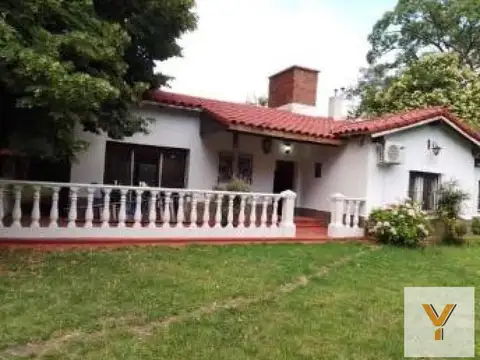 Casa en venta - 4 Dormitorios 2 Baños - Cochera - 2.038Mts2 - Tortuguitas