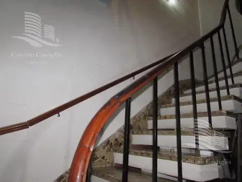 Depto Tipo Casa 5 ambientes con 2 baños